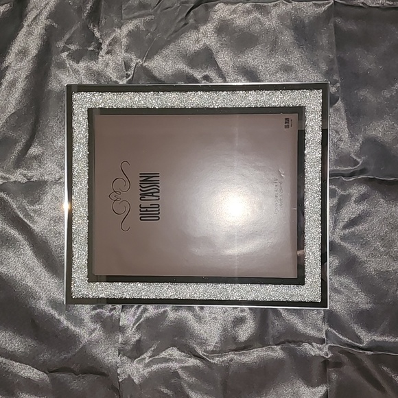 Oleg Cassini Other - Oleg Cassini 8x10 picture frame